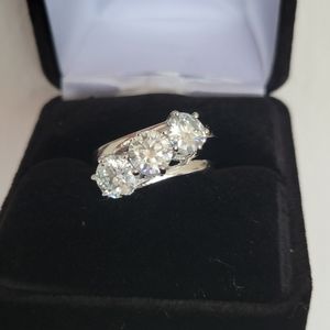 New 3ct Beautiful Moissanite Diamond Ring, Size 7